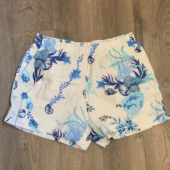Vineyard Vines Pants - Vineyard Vines Blue Floral High Waist Shorts